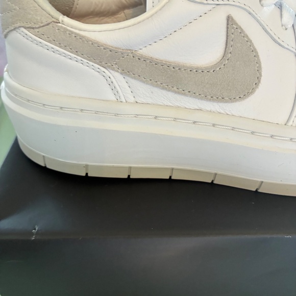 New in Box Nike Air Jordan 1 Elevate Low sneaker platform size 9 white grey gray - Picture 13 of 16
